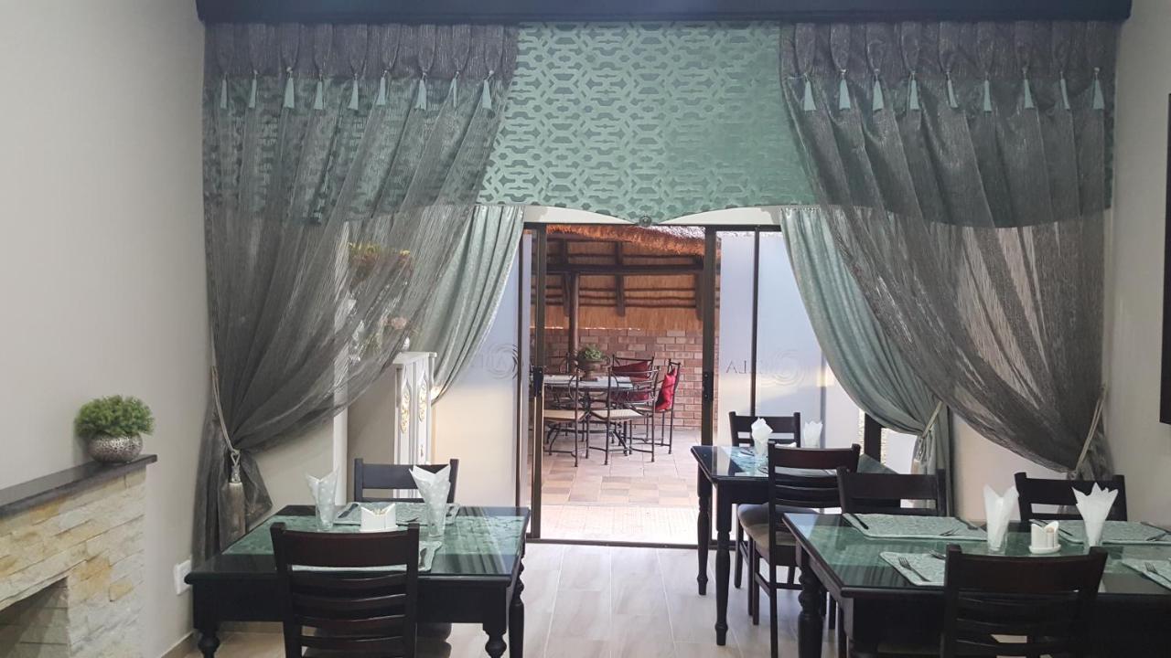 Abella Bed And Breakfast Vryburg エクステリア 写真